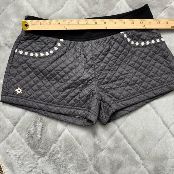 Alp-N-Rock Quilted Puffer Shorts Size 2 NWOT - Picture 16 of 16